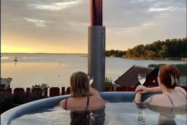 Vedeldad badtunna & Bastu